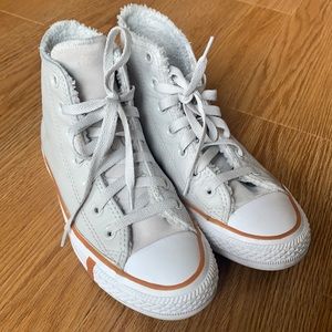 Converse High Top Leather US Men 3.5/ Woman 5.5
